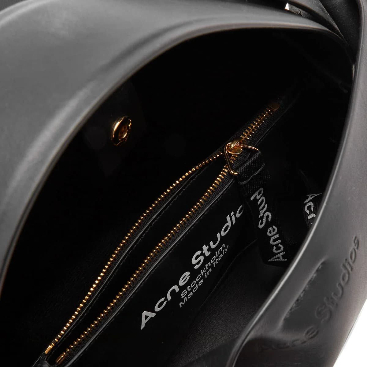Acne Studios Musubi Mini Bag 詳細画像 4