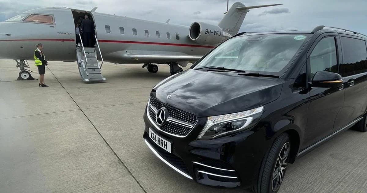Mercedes V Class 8-hour group chauffeur service メイン画像