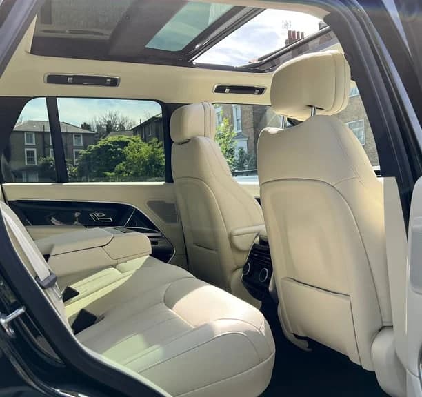 Range Rover LWB 8-hour chauffeur service 詳細画像 3