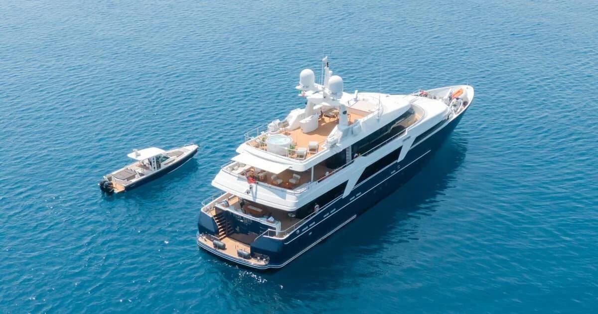 44m Oceanco DEEP BLUE II ヨットチャーター メイン画像