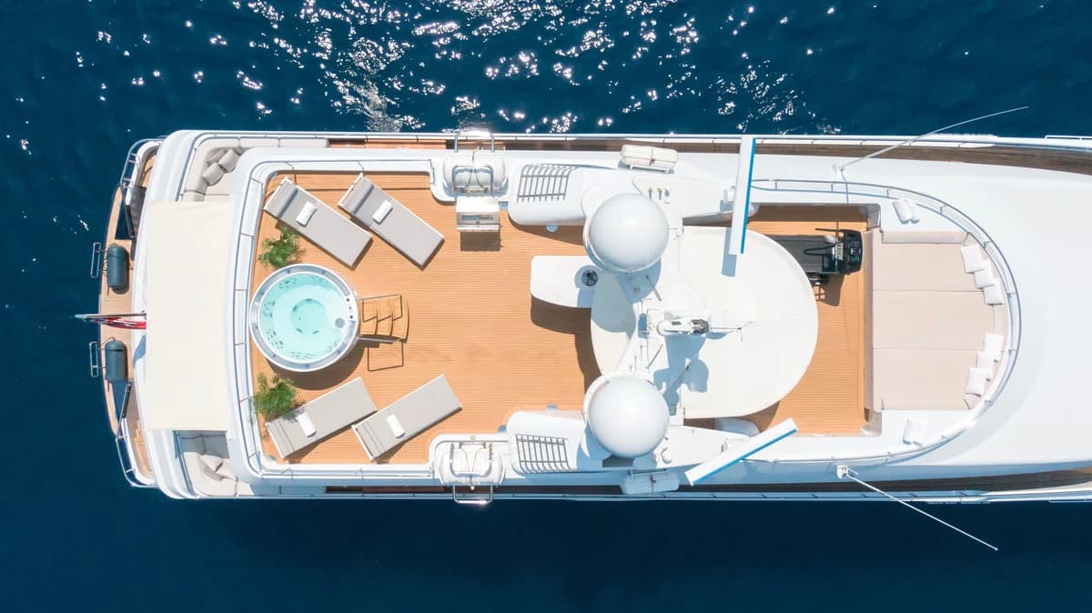 44m Oceanco DEEP BLUE II ヨットチャーター 詳細画像 2